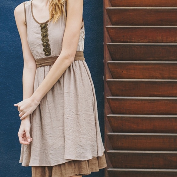 A'Reve Dresses & Skirts - 🌸Host Pick🌸 A'Reve Flower Back Detail Dress